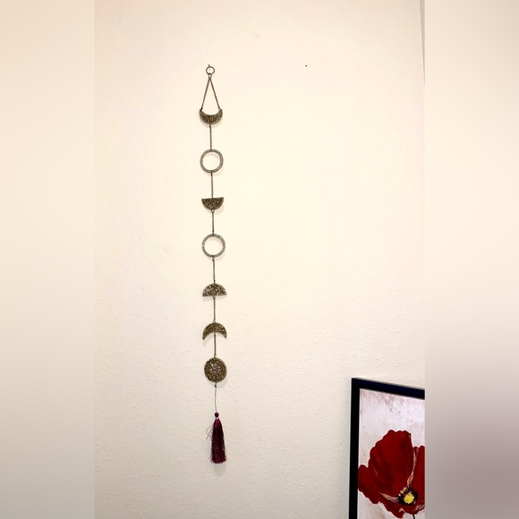 Decorative Chain Wall Room Accent in gold purple colors - Picture 3 of 11